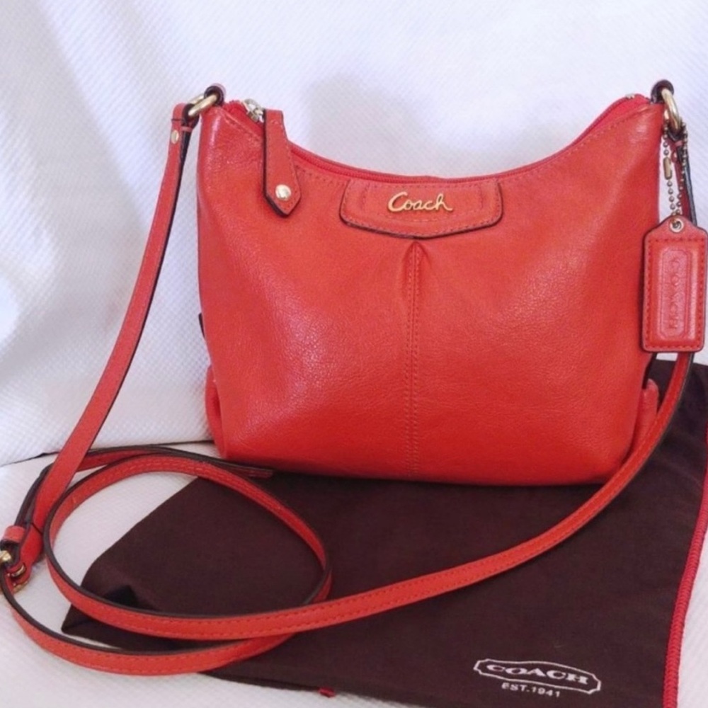 EUC Vintage Coach Ashley Mini Leather Swingpack in Persimmon Red